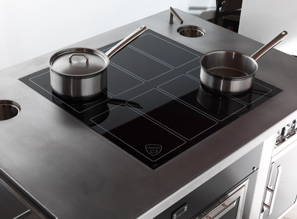 COOKING RANGES, SMART THINKING WITH 'MULTIZONE' FROM CHARVET